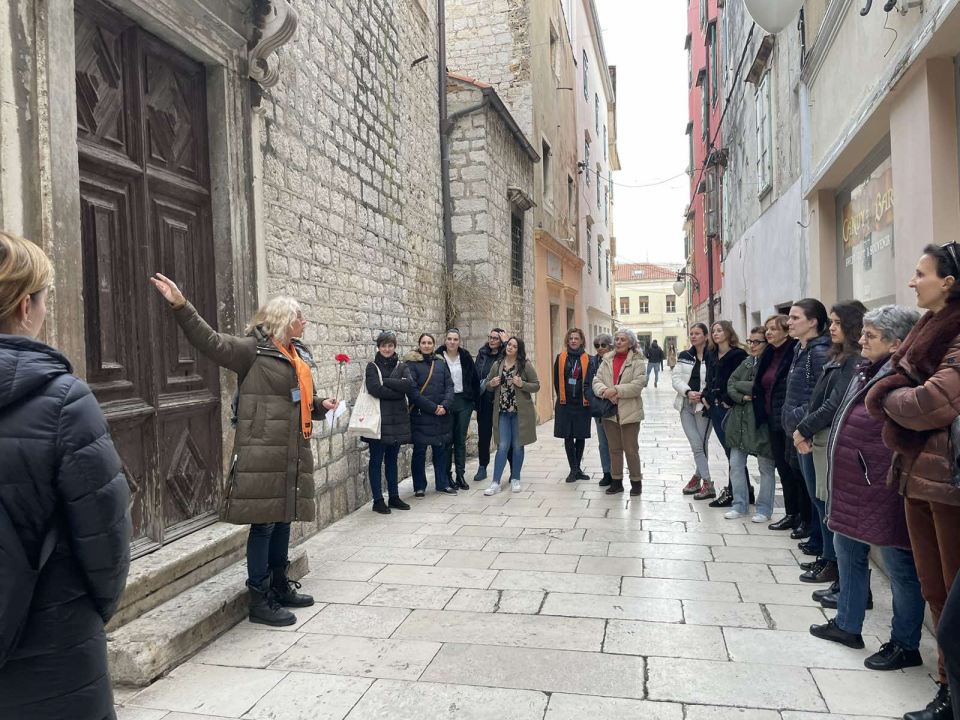 Znate li tko su Anka Bulat, Ana Šare i Slavka Berović? Vodiči ispričali priče o važnim šibenskim curama