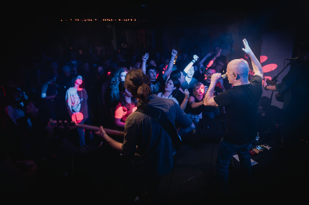 Mile Kekin u Azimutu dokazao da se prvi mačići ipak ne bacaju u vodu