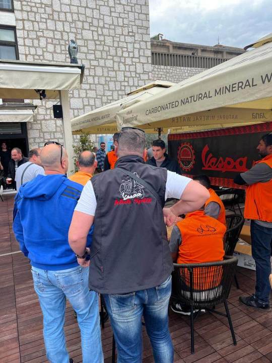 Stotinjak zaljubljenika u Vespe na šibenskoj rivi: Napravit će i đir do Drniša 