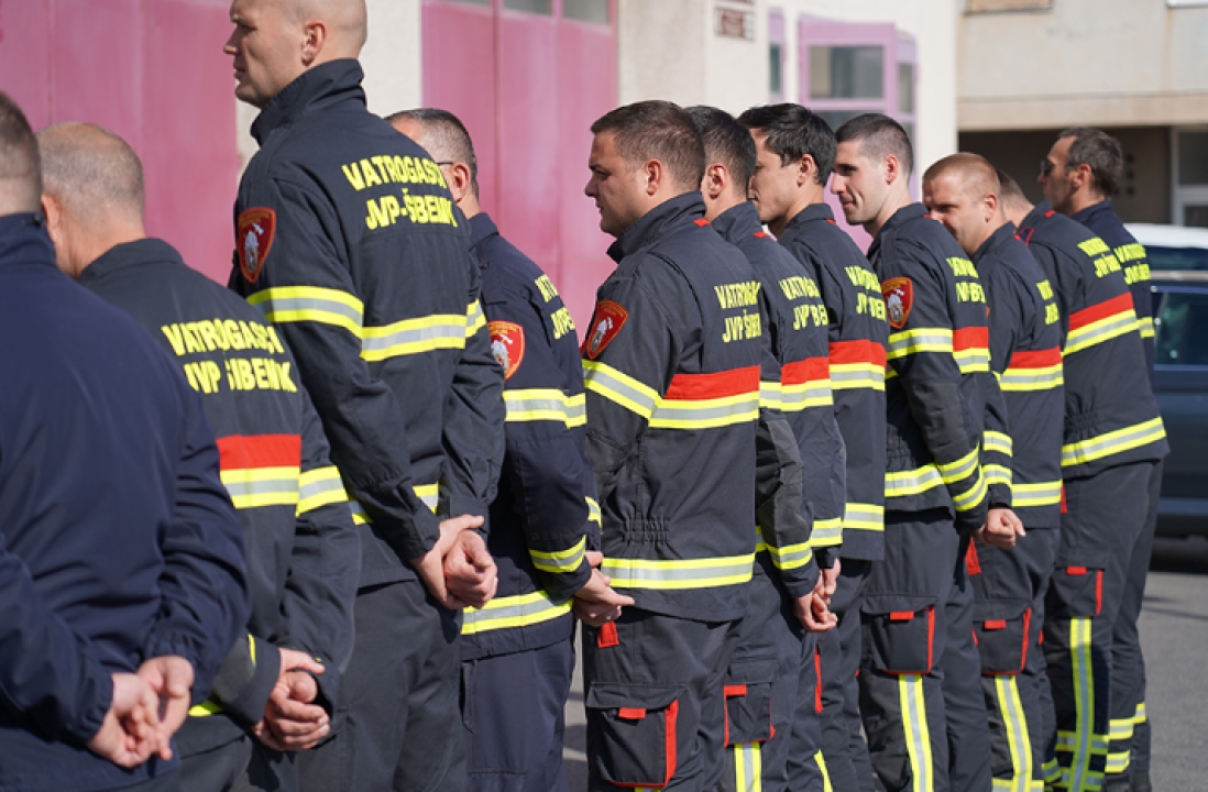 U Šibeniku položeni vijenci u spomen na sve stradale i umrle vatrogasce