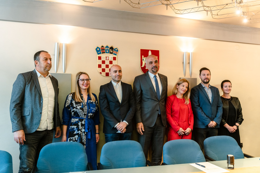 Župan Jelić potpisao Ugovore za sedam projekata: 'Cilj nam je promovirati mjesta gdje je turizam manje razvijen' 