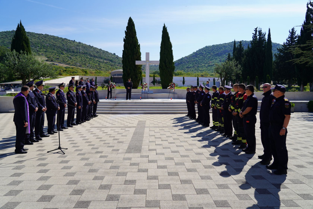 Na Kvanju odana počast stradalim i preminulim vatrogascima