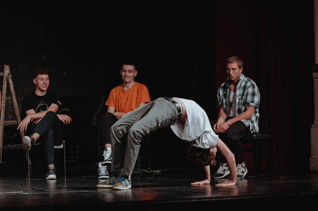 Dramski studio oduševio još jednom: Kauboji su do suza nasmijali rasprodano kazalište!