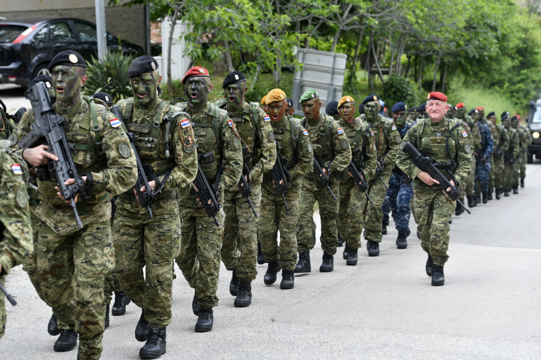  Svečanost na Kninskoj tvrđavi: Polaznicima obuke Središta za razvoj vođa uručene diplome 