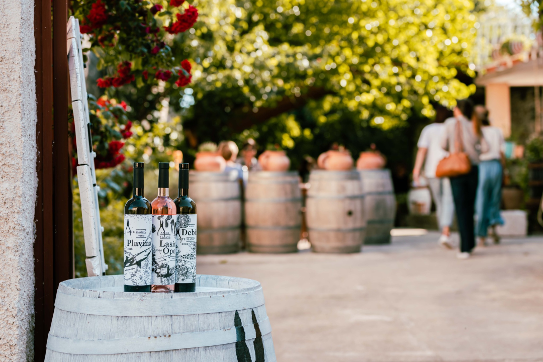 Vikend rezervirajte za turu po vinarijama i kušanje vrhunskih lokalnih vina!