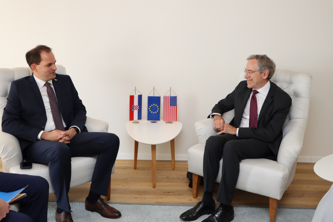 U Šibeniku potpisan Memorandum o suzbijanju kibernetičkog kriminala između SAD-a i Hrvatske