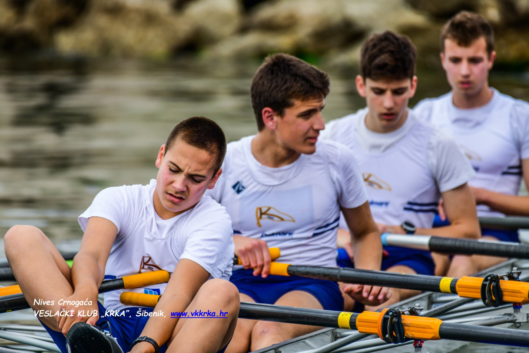 Članovi VK Krka s regate u Kaštelima se vratili s osam zlatnih, deset srebrnih i četiri brončane medalje 