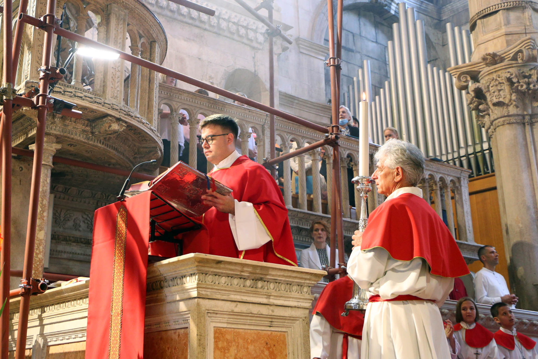 Sakrament Svete potvrde u katedrali svetog Jakova