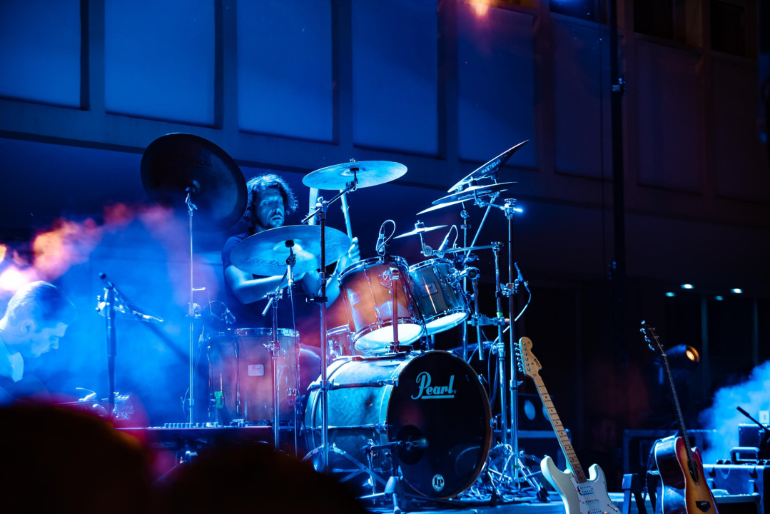 Šibenska noć napunila ulice ljudima koje je rasplesao bend Silente!