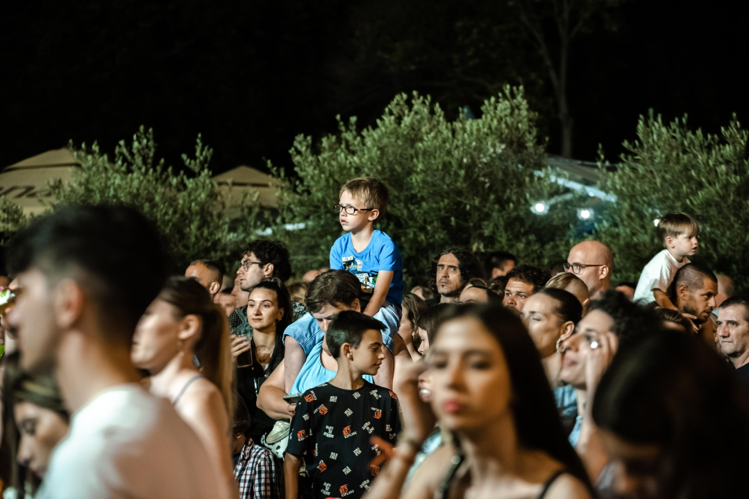 Šibenska noć napunila ulice ljudima koje je rasplesao bend Silente!