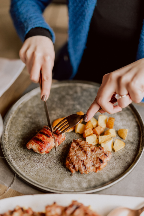 'Kod Starog' oduševite svoje nepce savršeno pripremljenim steakovima od Charolais govedine! 