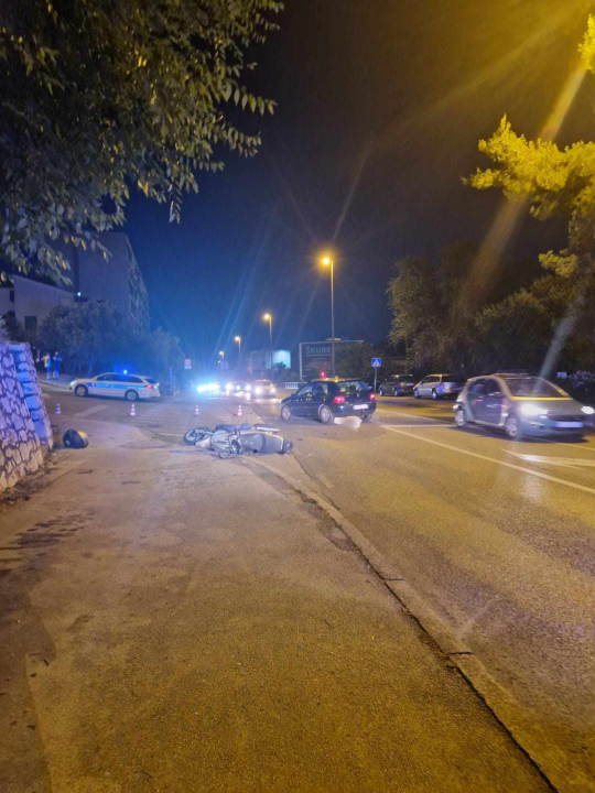 Prometna nesreća na skretanju prema Vidicima: Jedna osoba ozlijeđena 