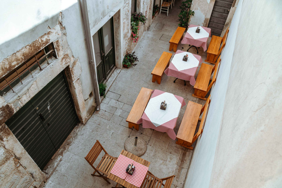 Marenda kakva je nekad bila, u hladu šibenskih kala uz mirise koji vraćaju u prošlost
