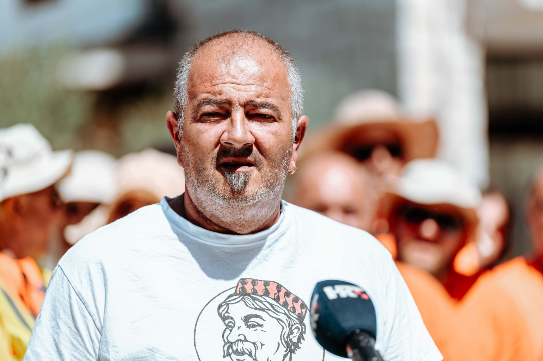 Radnici Cesta Šibenik i danas pred zgradom Županije: 'Neka župan dokaže da smo neučinkoviti!'