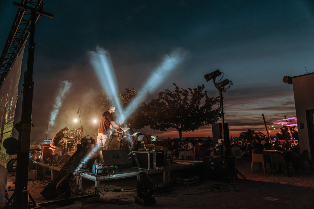 Zalazak, 'buka' i urbane projekcije: Bruna Matić predstavila audio-vizualni projekt NOISE