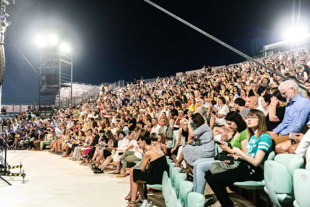  Emeli Sandé prvi put nastupila u Hrvatskoj, a publiku u Šibeniku osvojila je emocijama 