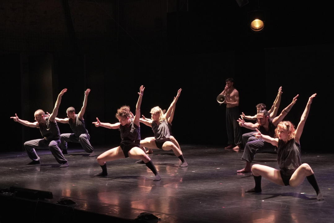 Nakon četiri veličanstvena nastupa u Parizu Kibbutz stiže u Šibenik