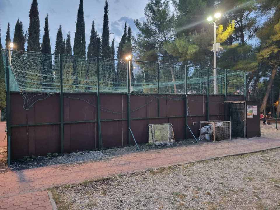 Nogometno igralište u Rasadniku devastirano, Grad o tome 'nije obaviješten'