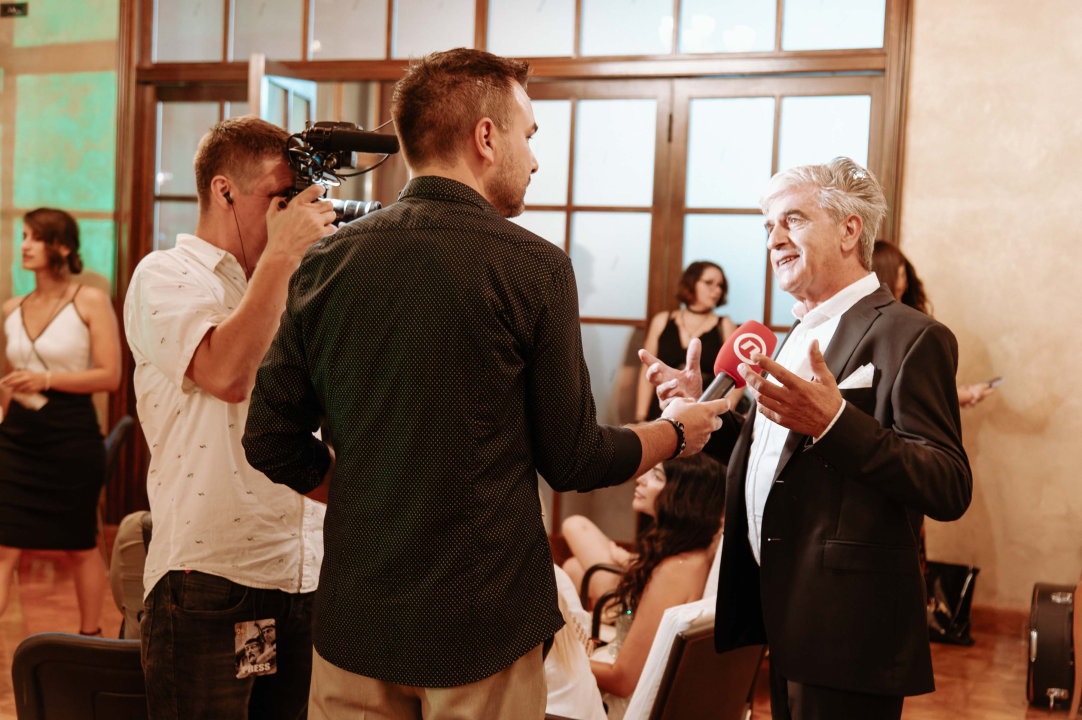 U Vijećnici uvijek zanimljivo: 'Osnovale smo klapu Oronule hostese, prijaviti ćemo se dogodine’