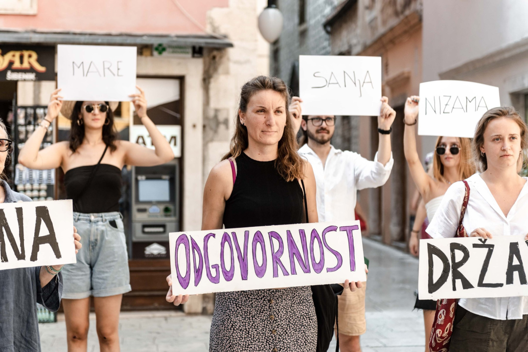 Šibenčanke se priključile prosvjedu protiv femicida: 'U Hrvatskoj je u zadnjih 20 godina ubijeno 400 žena'