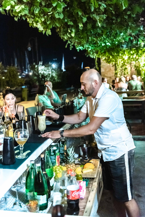 Rock'n'roll, finger food i kokteli: Stray Cat mjesto je koje morate posjetiti! 