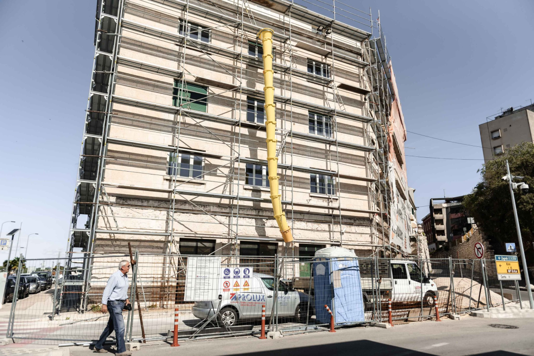 Zapelo s obnovom Porezne uprave na rivi: Traženo produljenje radova do 1. studenog, iz Grada se ne slažu