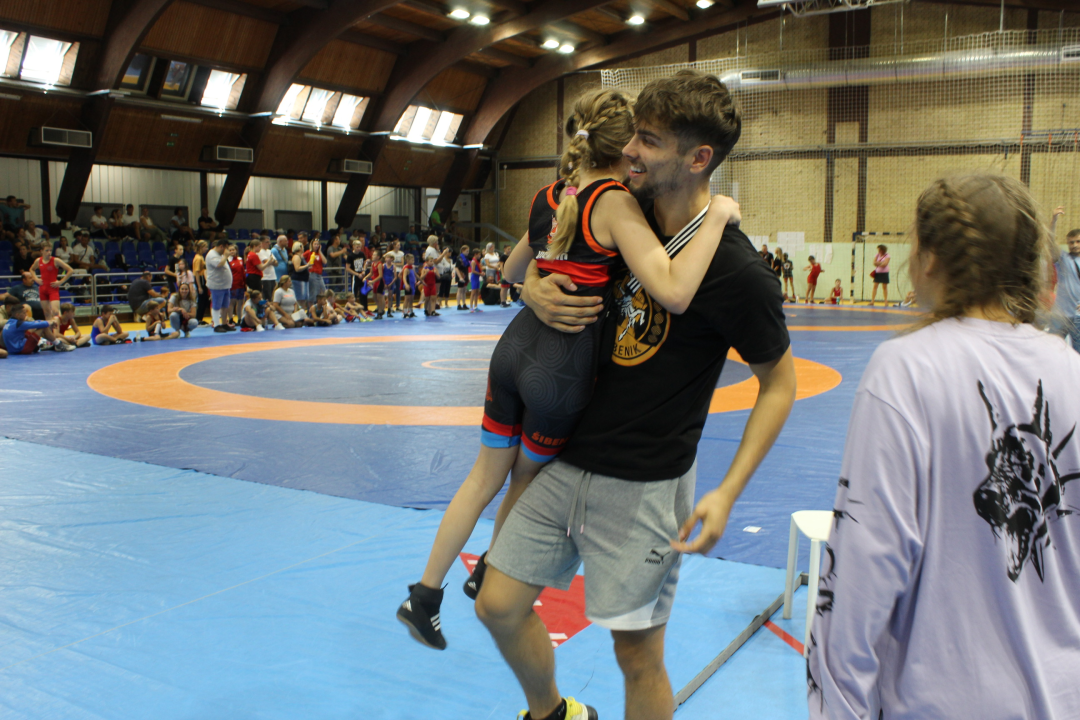 Mladi šibenski hrvači osvojili sedam medalja na međunarodnom turniru u Slatini