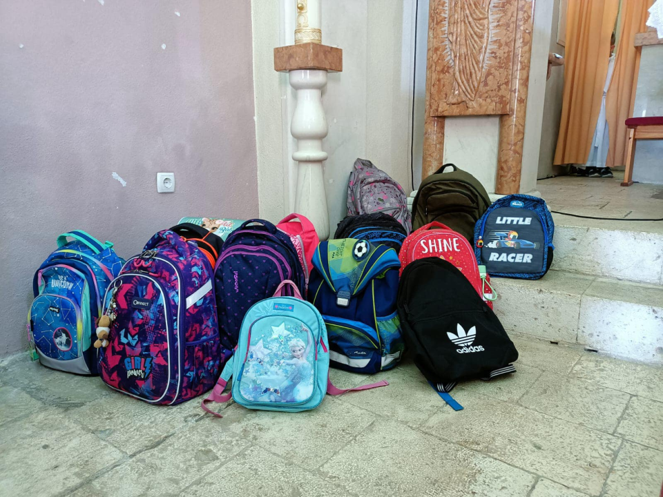 U župama Ražine i Ljubitovica blagoslovljene školske torbe i ruksaci