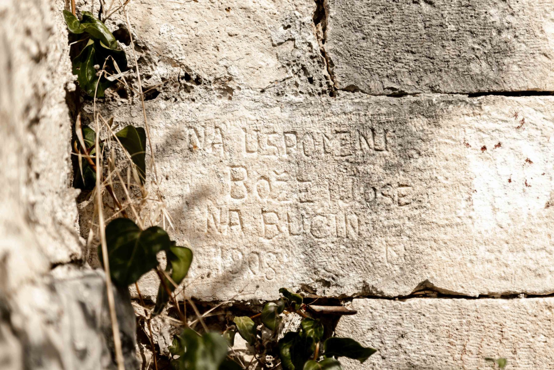 Što Grad planira s vilom Zuliani na Zlarinu: U njoj je navodno rođena Vesna Parun...