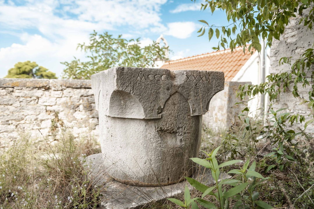 Što Grad planira s vilom Zuliani na Zlarinu: U njoj je navodno rođena Vesna Parun...