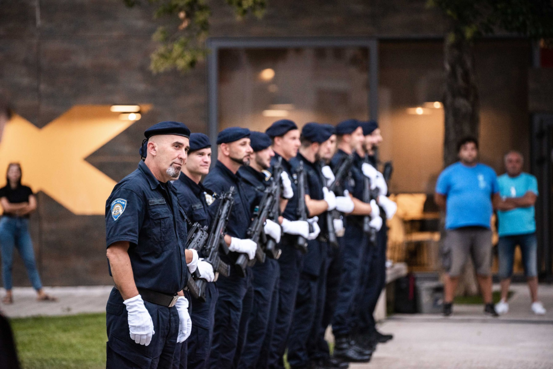 Unatoč prolomu oblaka, grmljavini i pljusku, Šibenčani pokazali koliko im znači Rujanski rat 