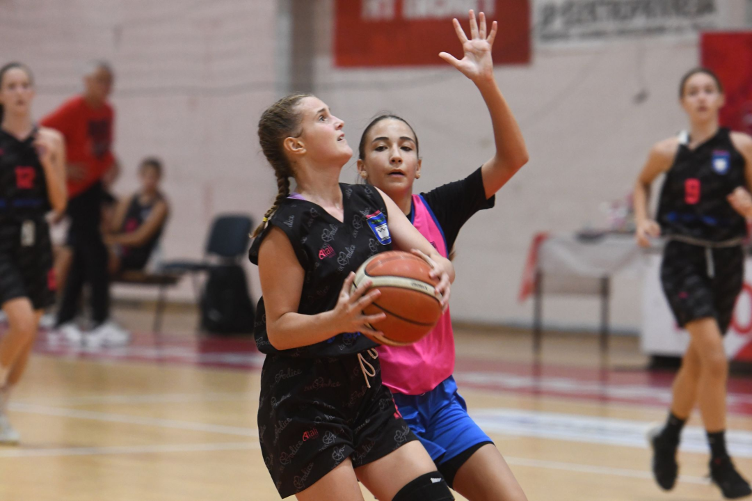 Kadetkinje ŽKK Vodice osvojile srebrne medalje na turniru u Mostaru