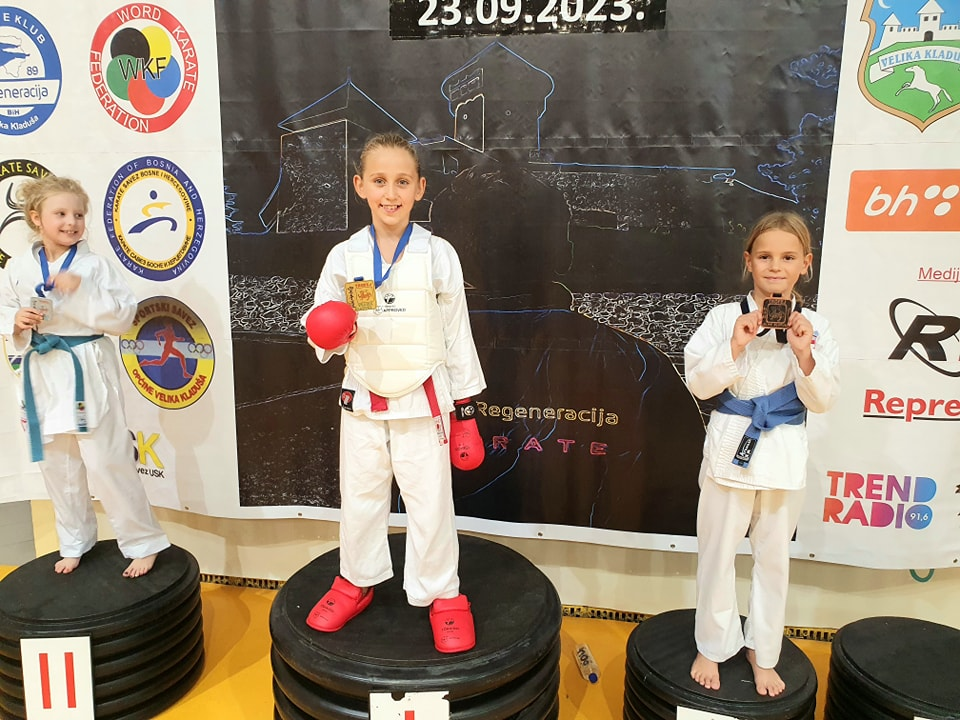 KK Okit Vodice opet najbolji: Iz Velike Kladuše se vratili sa 11 zlatnih medalja, tri srebrene i četiri brončane  