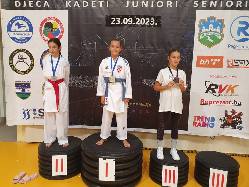 KK Okit Vodice opet najbolji: Iz Velike Kladuše se vratili sa 11 zlatnih medalja, tri srebrene i četiri brončane  