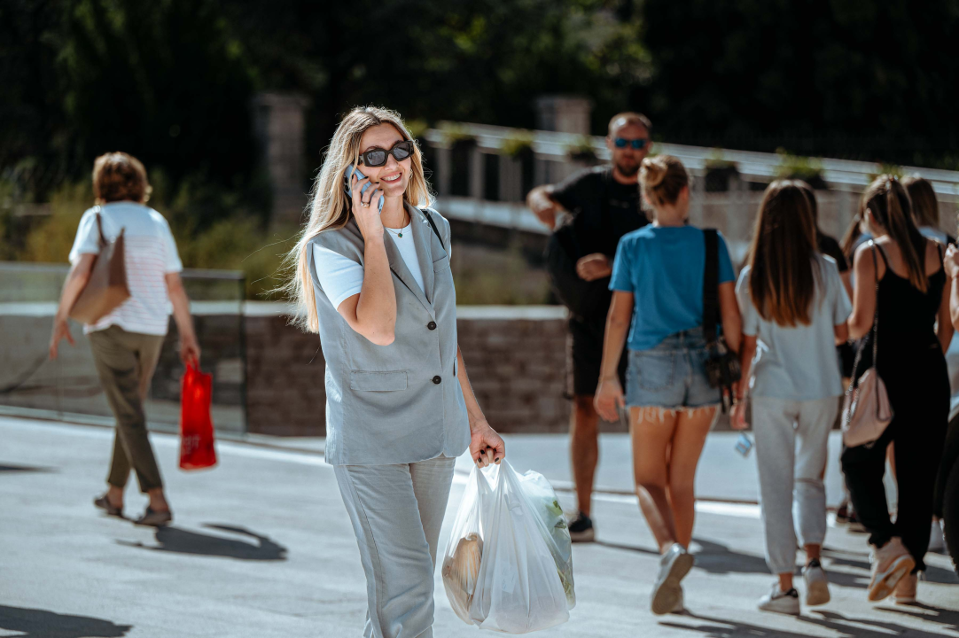 Moda godine ne broji: Ove dame modnim odabirom oborile su centar grada! 