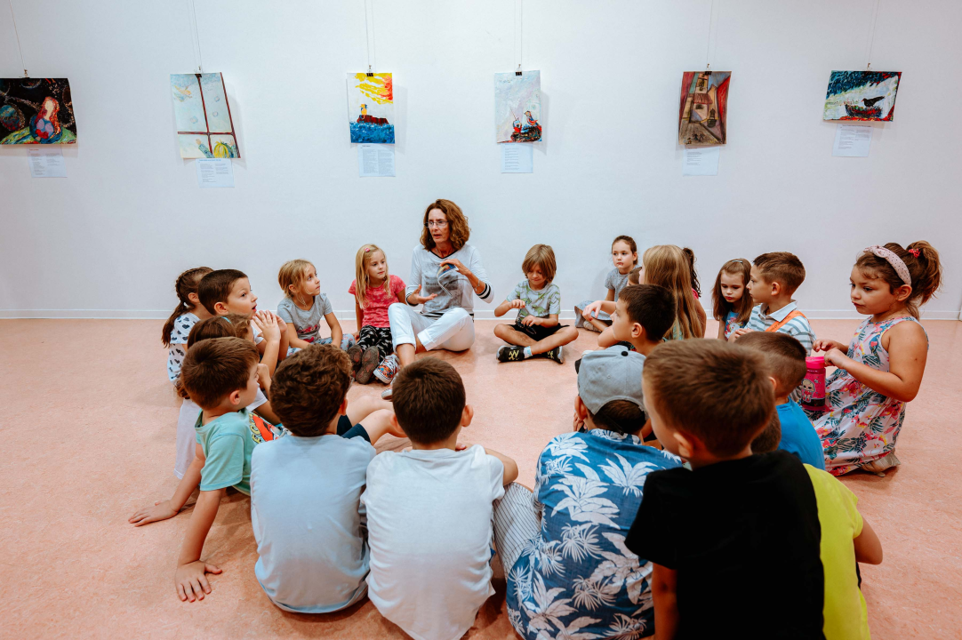 ‘Pustolovine iz dječjeg grada’: Dolores Bujas slikama i pjesmama nudi tračak nade i veselja