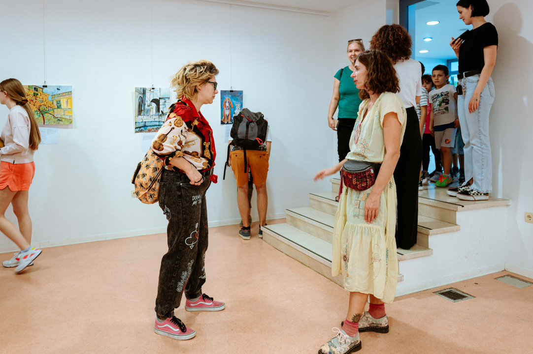 ‘Pustolovine iz dječjeg grada’: Dolores Bujas slikama i pjesmama nudi tračak nade i veselja