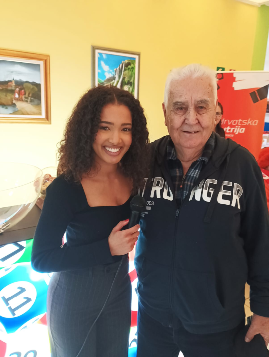 U kninskom Domu za starije organizirana tombola: 'Prvi put u svoje 93 godine sam osvojila nešto'