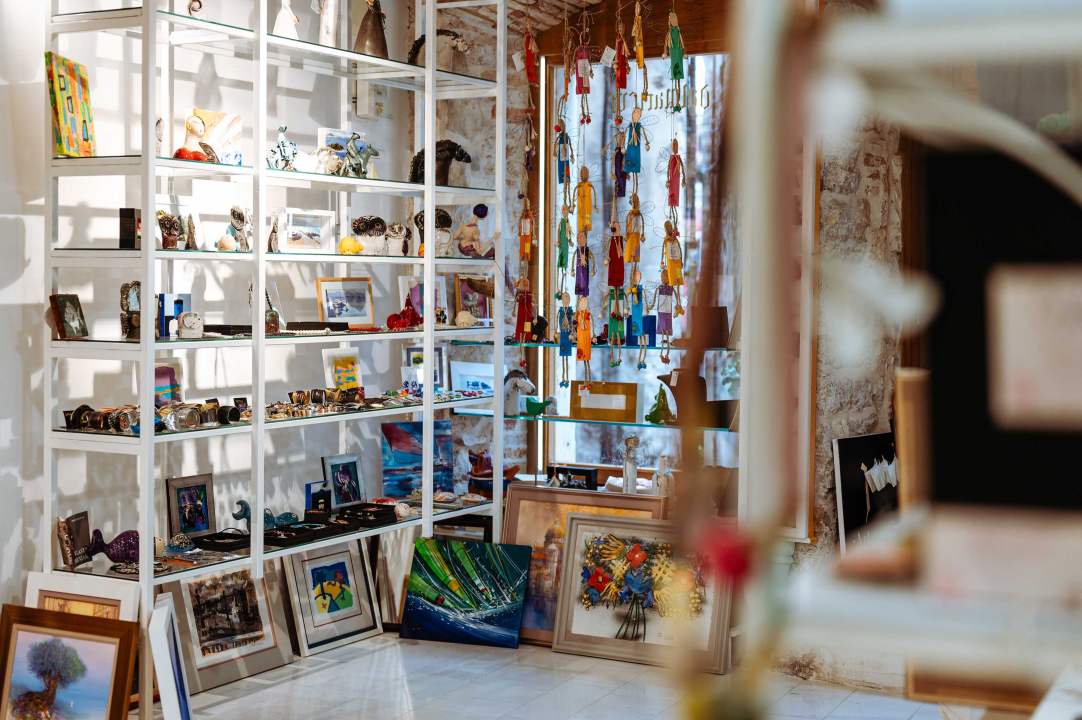 U Galeriji Juraj Dalmatinac na akciji Vjekoslav Stipica i Boris Bućan, prvi Hrvat u MoMA-i