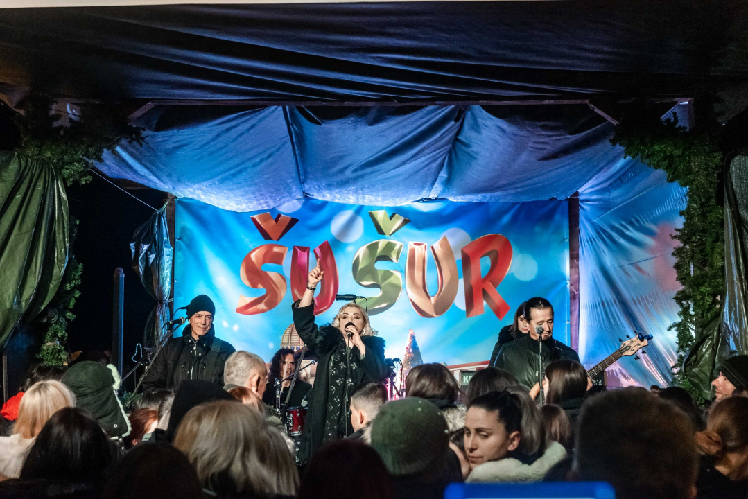 Pogledajte kako se zabavljalo na Šušuru uz Magazin, a za večeras Fenixi najavljuju provod na rivi!