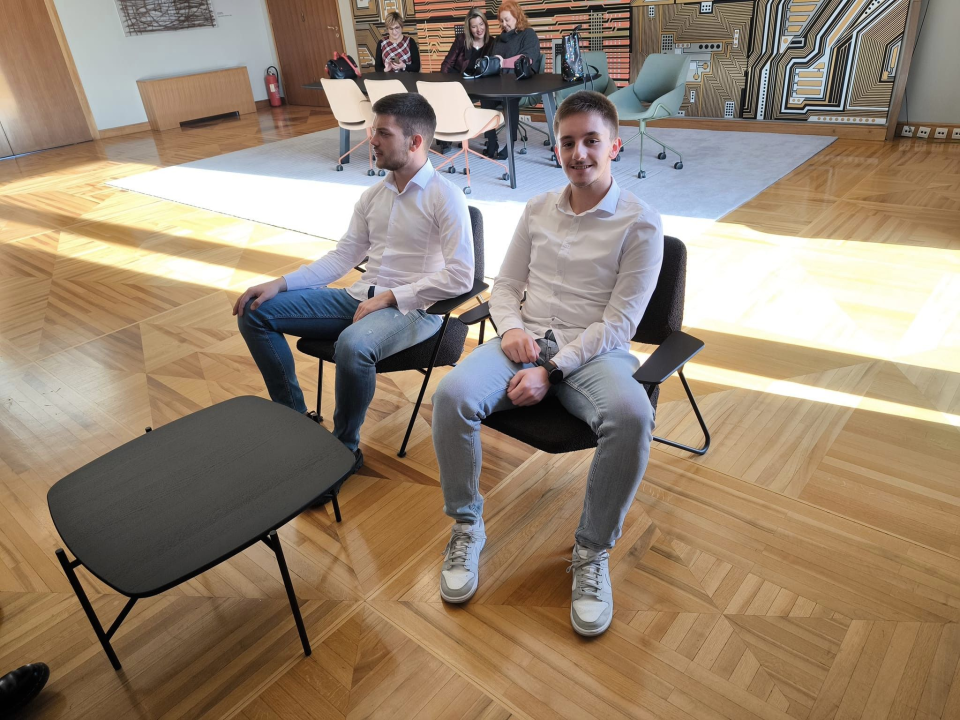 Učenici Medicinske škole na Pantovčaku kod predsjednika Milanovića