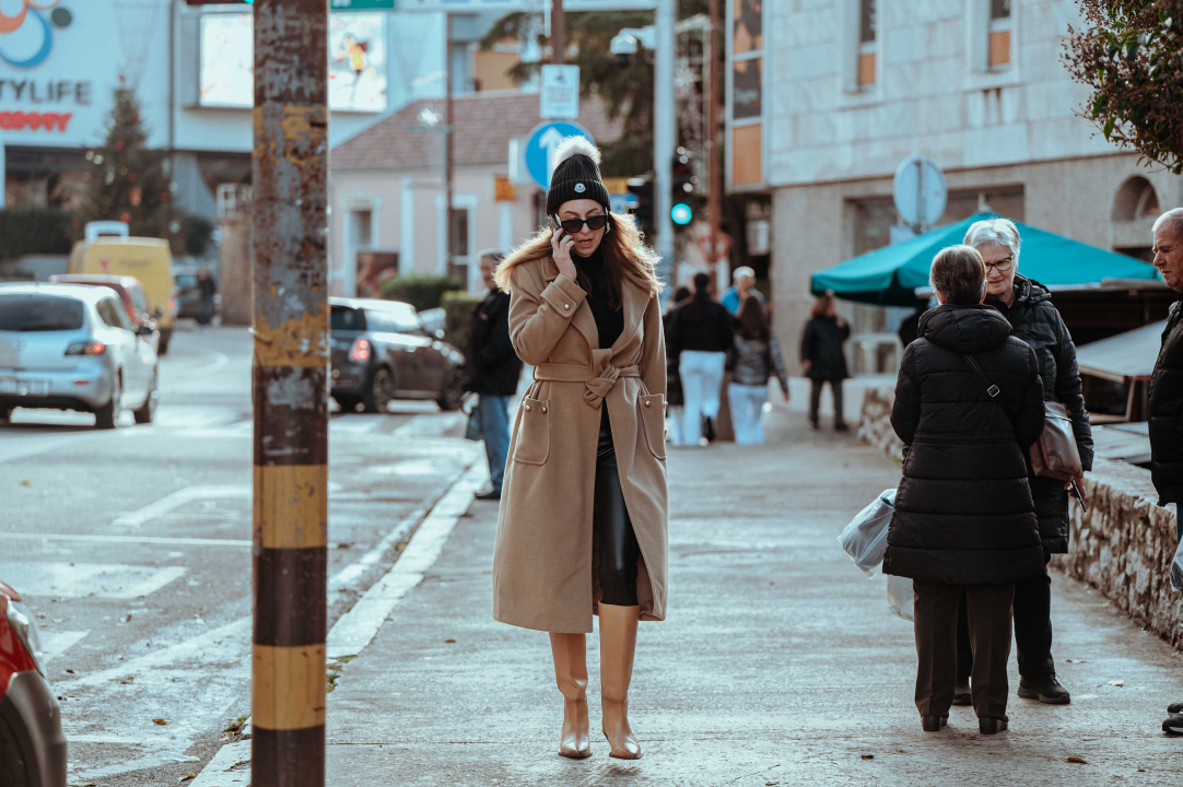 Lijepe Šibenčanke pokazat će vam koji se kaputi nose ove zime!