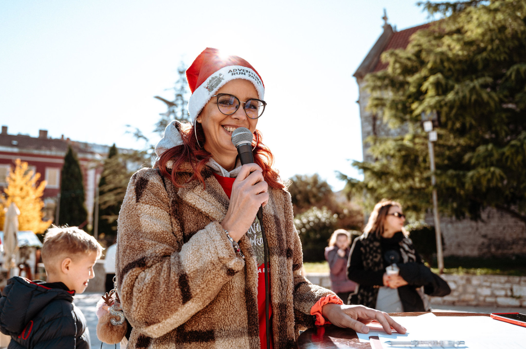 Na Outdoor Adventurici sport, zabavne igre i zanimljivi zadaci