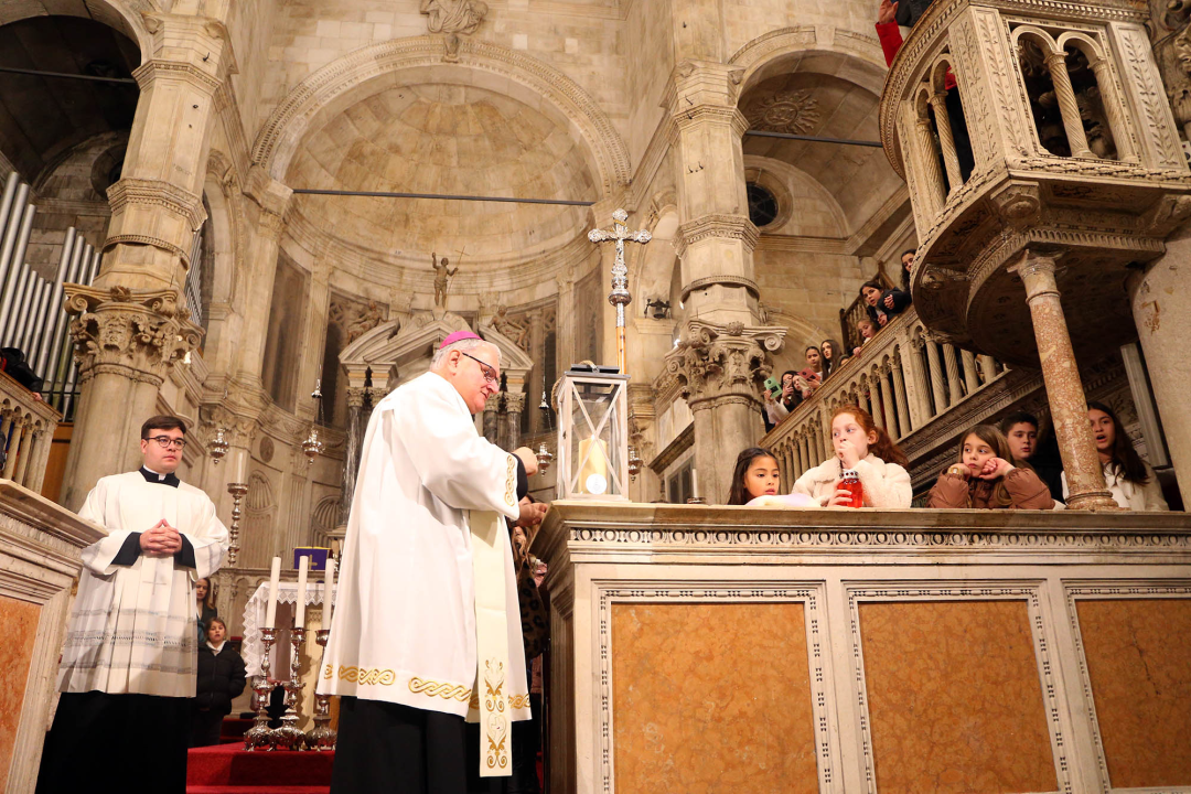 Katolički skauti u Šibenik donijeli Betlehemsko svjetlo