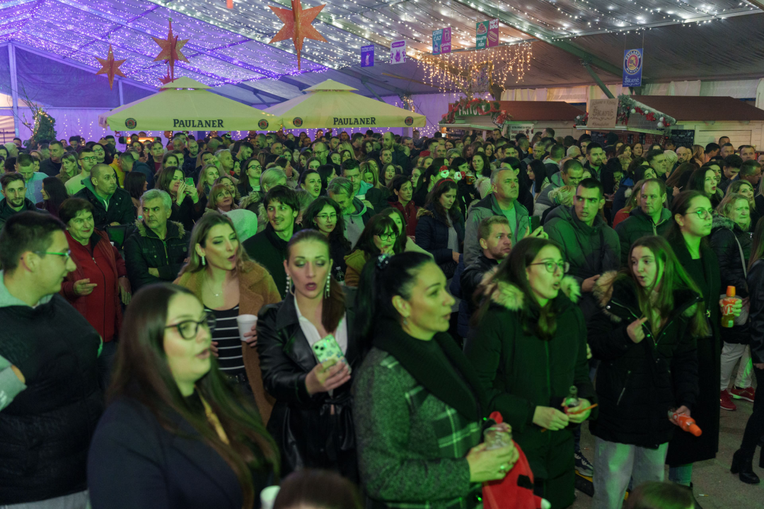  Zabavite se posljednji vikend ove godine uz DJ Jukija i Old School band na Kraljevskom adventu u Kninu!