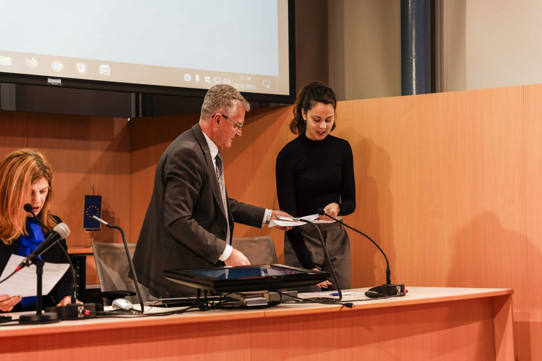 Šibenskim studentima dodijeljeni ugovori o stipendiranju: 'Želimo vam da se nakon studija većina vas vrati u Šibenik'
