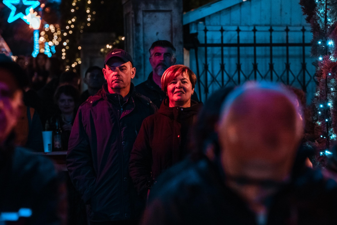 Šibenski srednjoškolski bendovi u maniri rock zvijezda napunili park