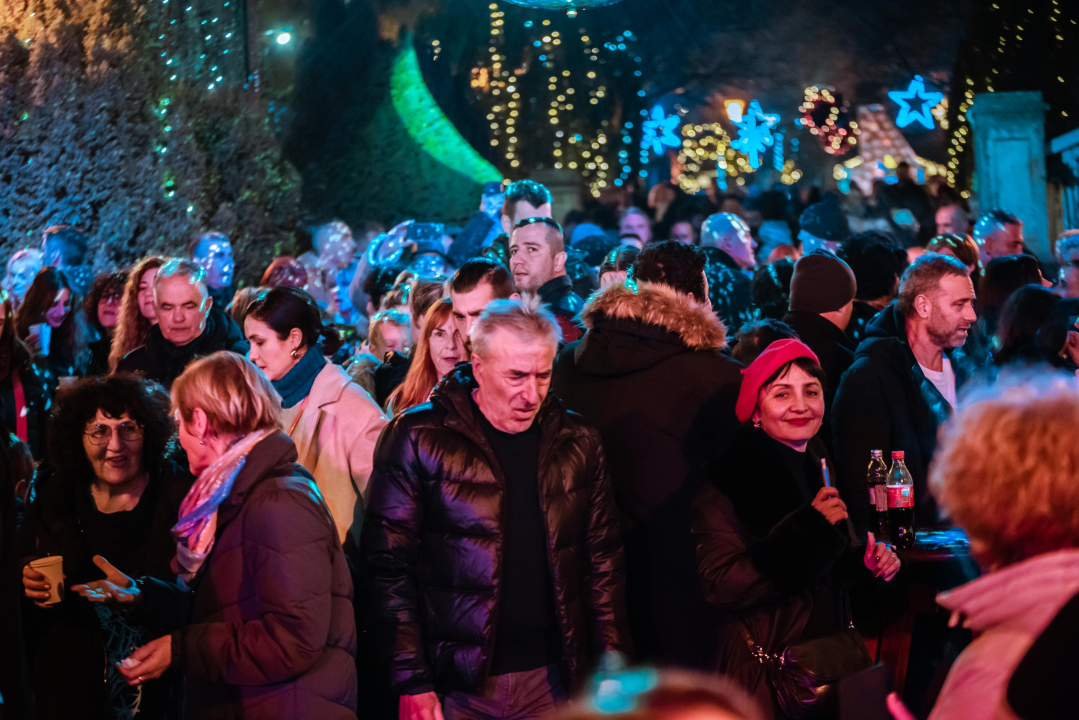 Disco Gimnazija u Parku proslavila 45. rođendan: Šibenčani uživali u starim hitovima  