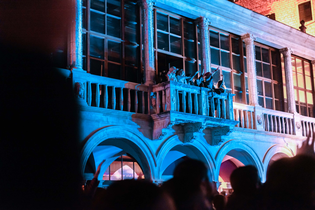 Spektakularan uvod u najluđu noć u godini: Parov Stelar oduševio Šibenčane  