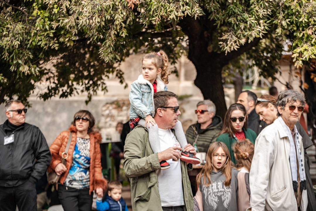 'Jedinstveni spoj starosti i neiskustva': Teke Yeke rasplesali sve u Parkiću 